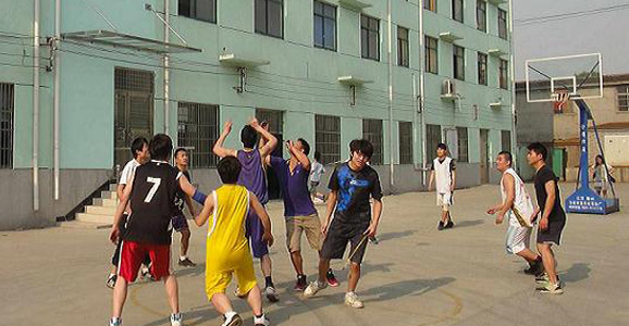 “五四青年節(jié)”，我們繼承和發(fā)揚(yáng)五四運(yùn)動(dòng)的光榮傳統(tǒng)